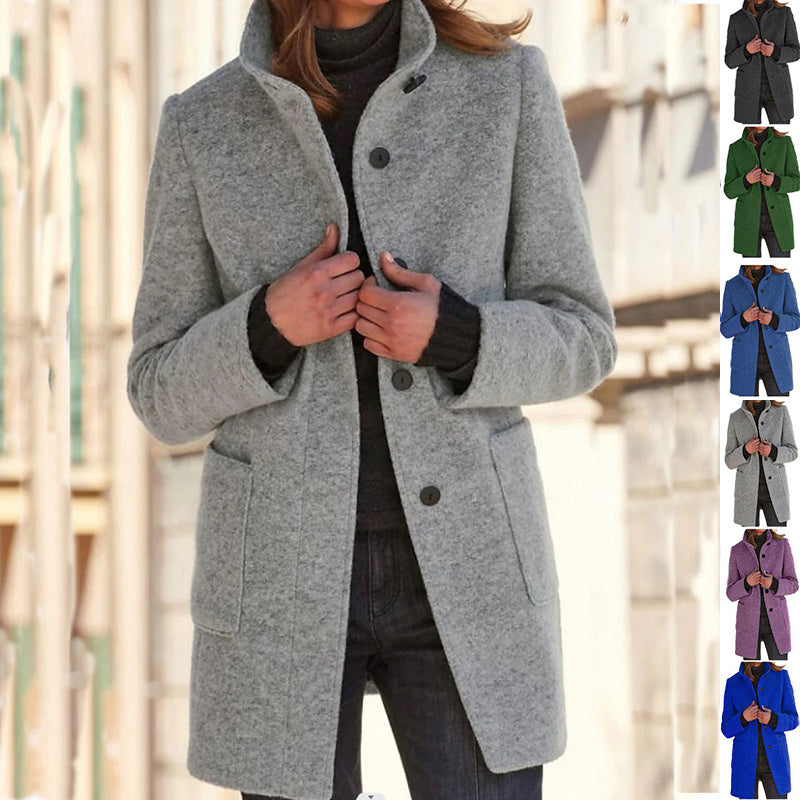 Women's wool coat with high collar and pockets, with buttons